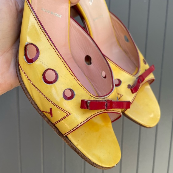 Vintage 2000’s Prada Heels - Picture 2 of 8